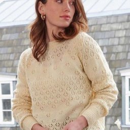 Простой ажурный джемпер спицами