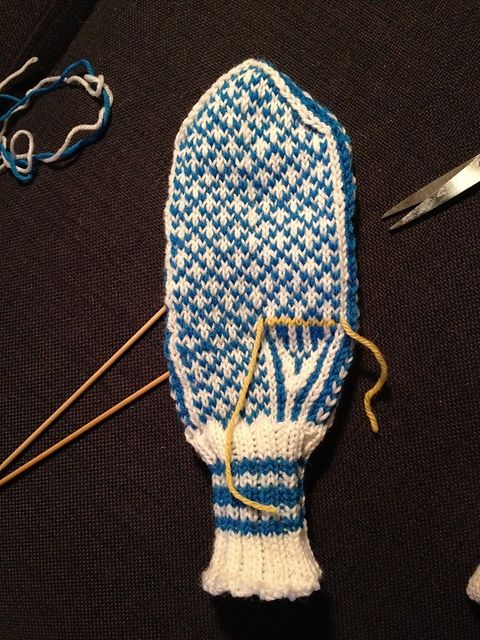 Норвежские варежки с жаккардом