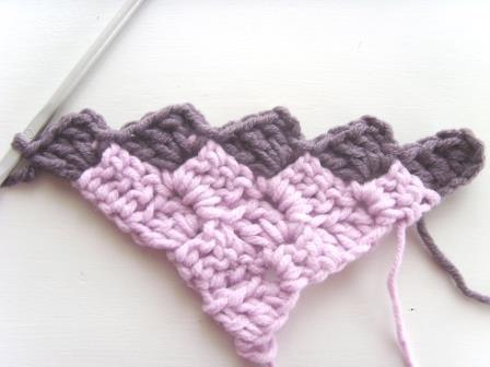 Очень красивый плед с диагональными полосами