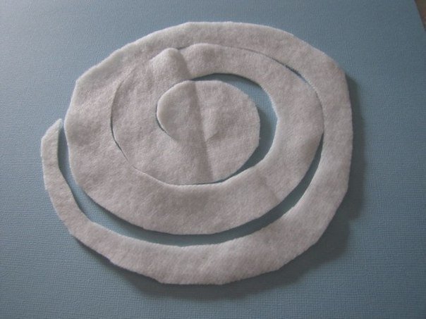 Нежная подушка с флисовыми розами