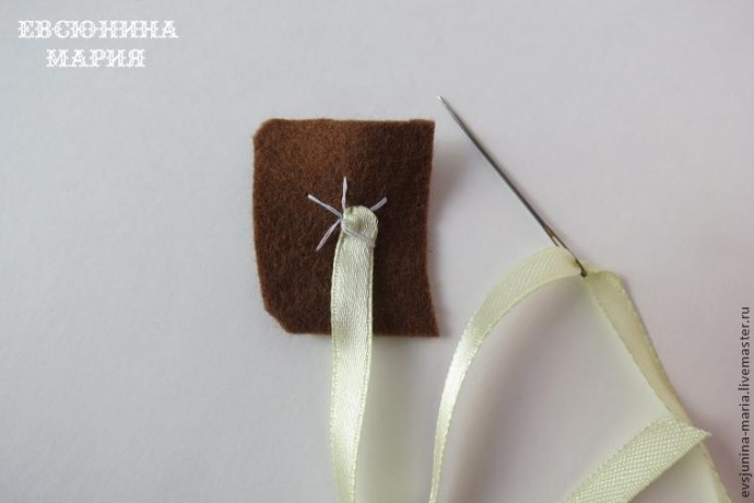 Брошь "Роза с ягодками"