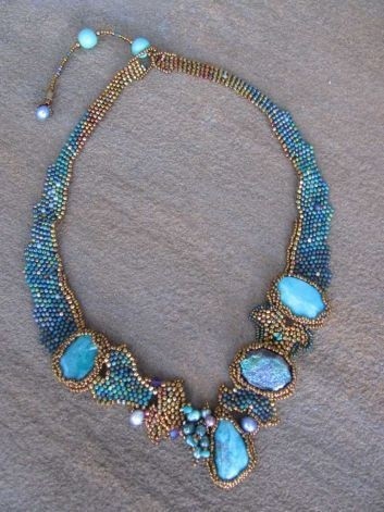 Оригинальные украшения из бисера