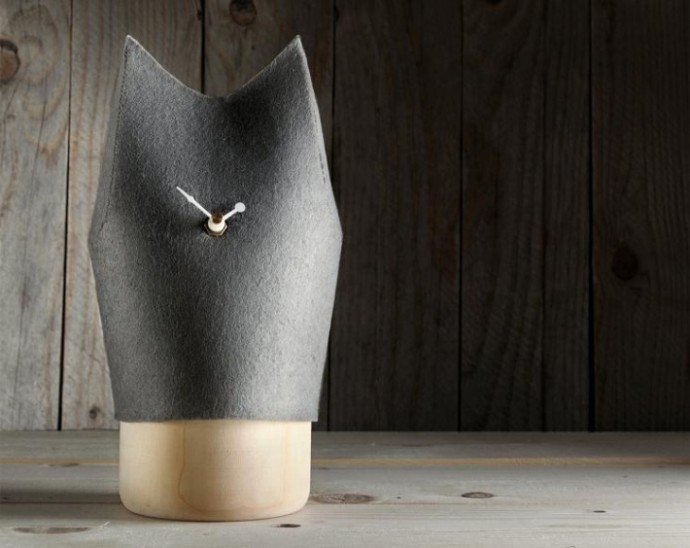 Войлочные часы