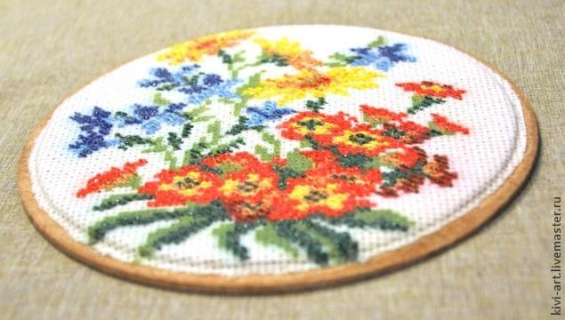 Часы со старинной вышивкой