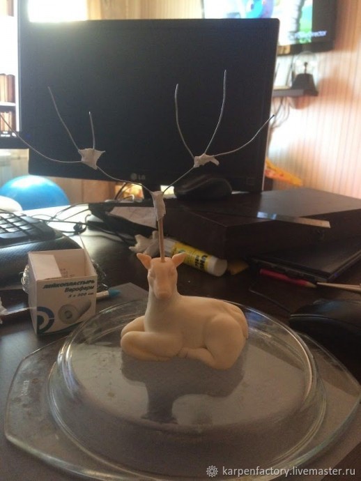 Подставка для украшений в виде оленя