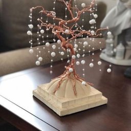 Дерево из проволоки и бусин