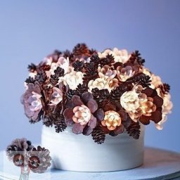 Милый светильник из шишек