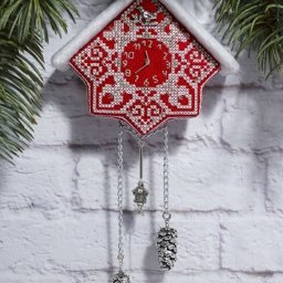 ​Новогодние часы, вышитые крестиком