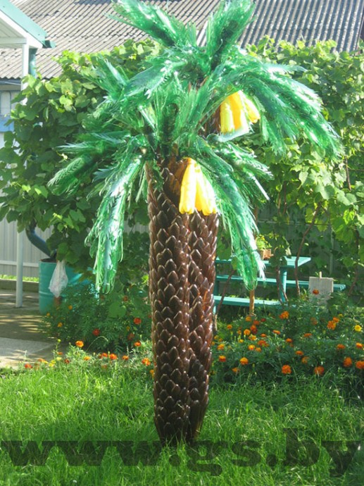 Пальма из пластиковых бутылок