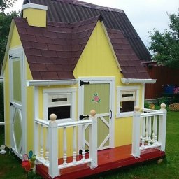 ​Деревянный домик для детских игр