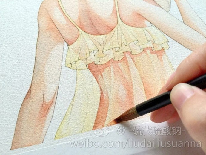 Урок рисования акварелью: девушка со шляпой у кромки моря