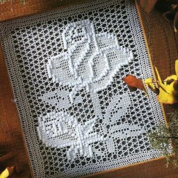 Розы в филейное технике