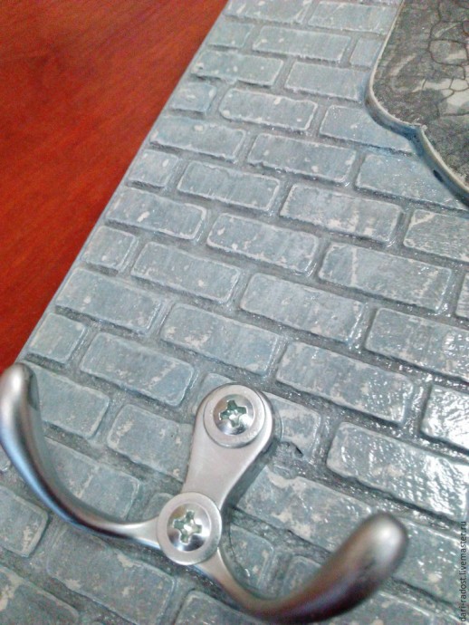 Ключница "Старая стена"