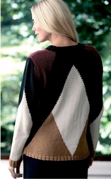 Джемпер с узором из больших ромбов