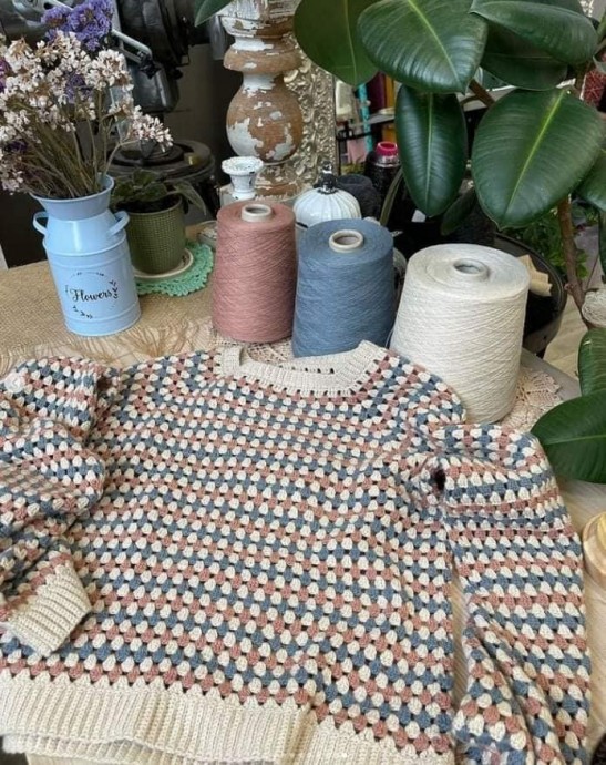 Милый джемпер простым узором Милый джемпер простым узором