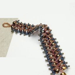 ​Очень красивый браслет из бисера