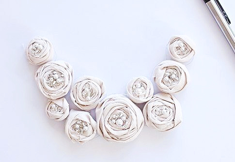 Интересное ожерелье из ткани своими руками