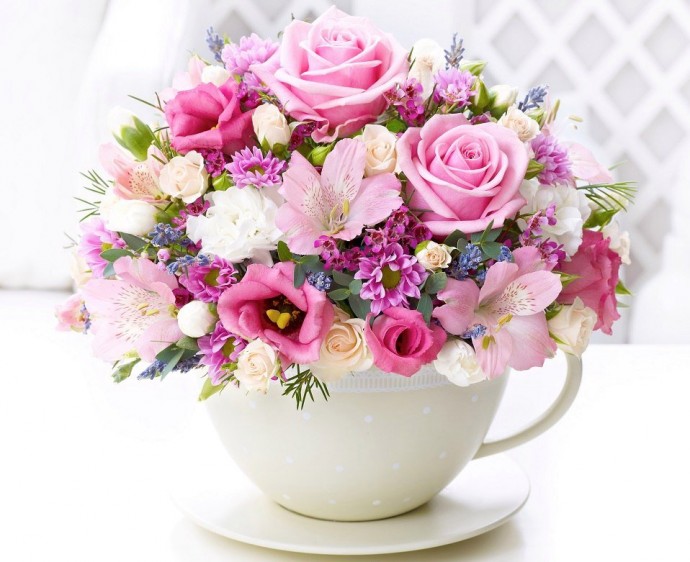 Цветочные композиции в чашках