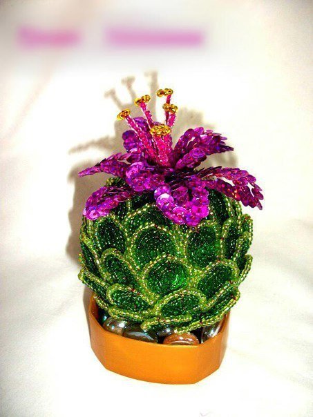 Кактус из бисера