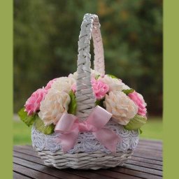 ​Корзина из газетных трубочек