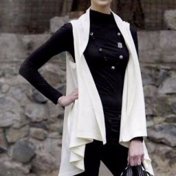 ​Красивая безрукавка, которая шьётся в два счёта