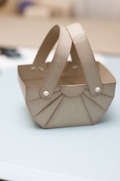 Милая скрап-корзинка для подарка