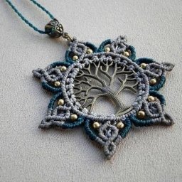 Украшение в технике макраме