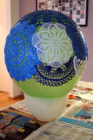 Абажур для люстры из вязаных салфеток