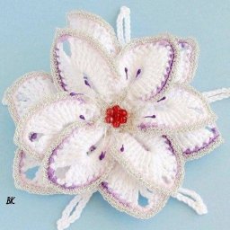 ​Прекрасный вязаный цветок