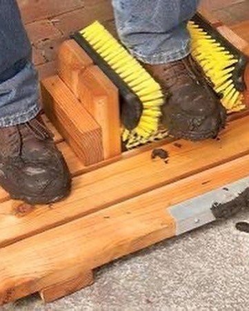 Как сделать зону для чистки обуви от грязи: идеи для жизни