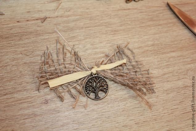 Крафтовая подарочная коробка