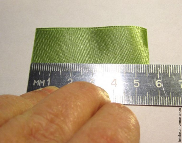 Резиночка для волос канзаши