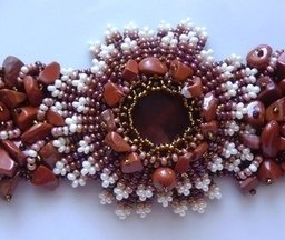 Вышивка с использованием каменной крошки