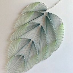 Лист в технике стринг-арт