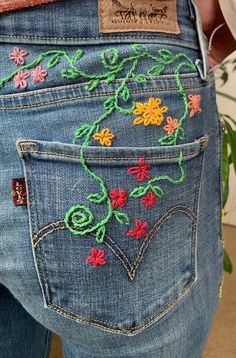Восхитительные образцы вышивки и аппликации на джинсах