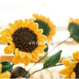 ​Букет вязаных подсолнухов