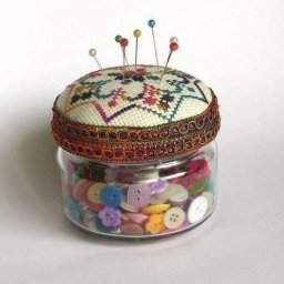 Игольница с вышивкой