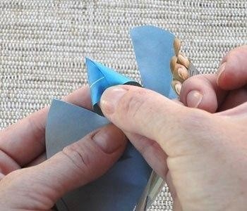 Веночек из журнальных страниц