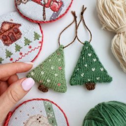 Маленькие ёлочки спицами