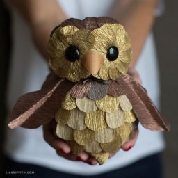 Интерьерная сова из гофрированной бумаги