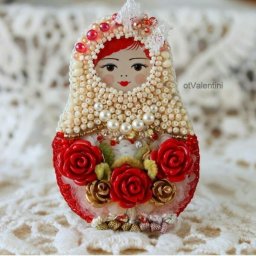 Очаровательные матрёшки из бисера: идеи брошек