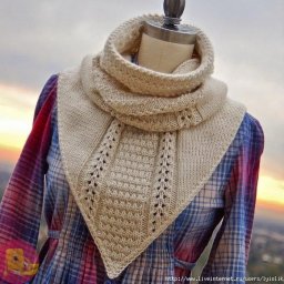 Уютная и красивая снуд-манишка спицами