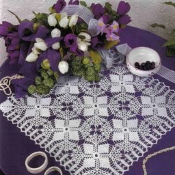 ​Квадратная вязаная салфетка