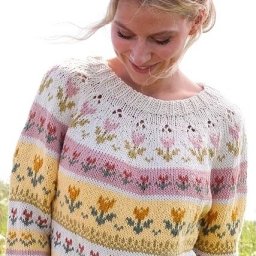 Джемпер спицами "Тюльпанчики"