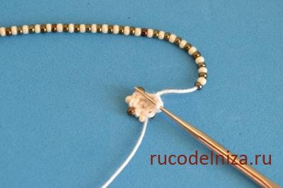 Простой и красивый жгут из бисера крючком: мастер-класс