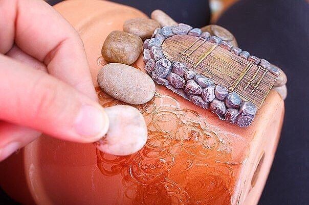 Сказочный декор цветочного горшка