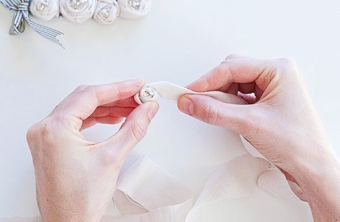 Интересное ожерелье из ткани своими руками