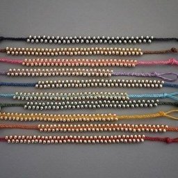 Плетение фенечки из бисера