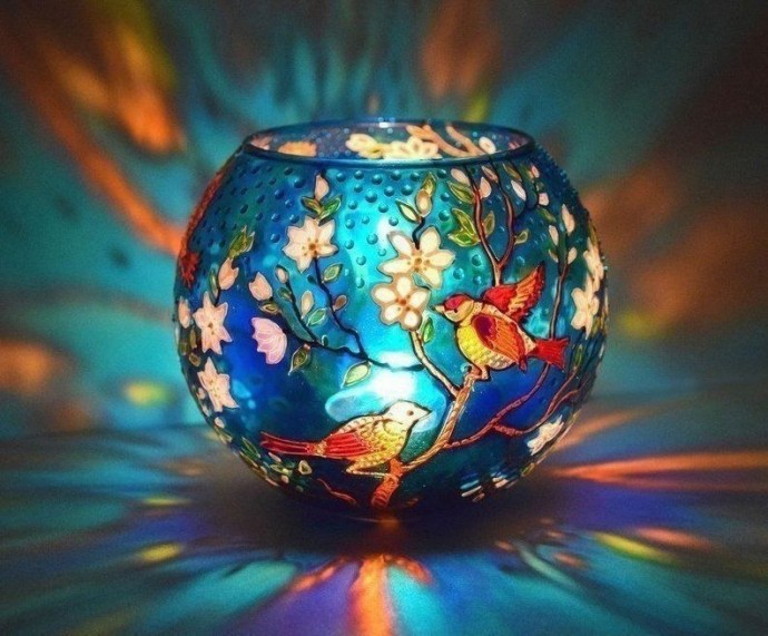 Подсвечники с витражной росписью: идеи для вдохновенного творчества