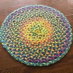 ​Потрясающий пёстрый коврик